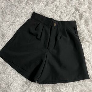 SOO CUTE BLACK FORMAL SHORTS!